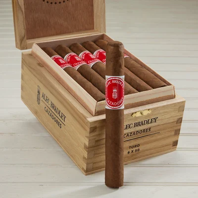 Alec Bradley Cazadores Toro
